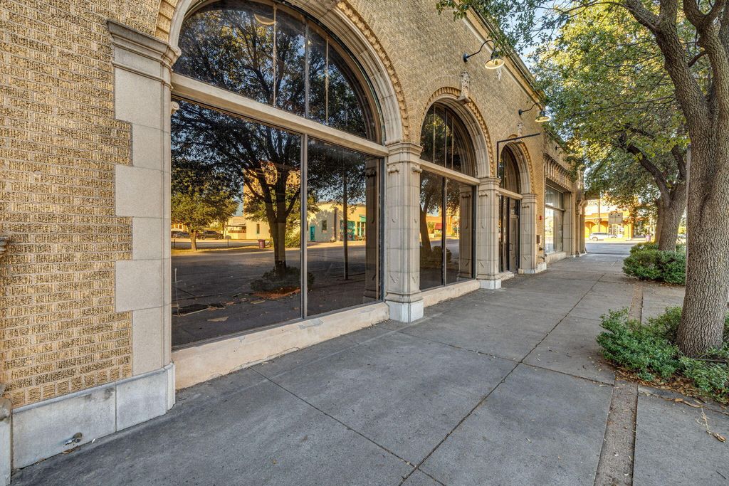 Image 4 of property listing at 115-119 E Concho Avenue, San Angelo, TX 76903