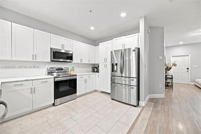 156 SW 185th Way, Pembroke Pines, FL 33029