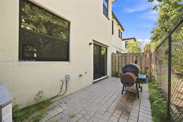 156 SW 185th Way, Pembroke Pines, FL 33029