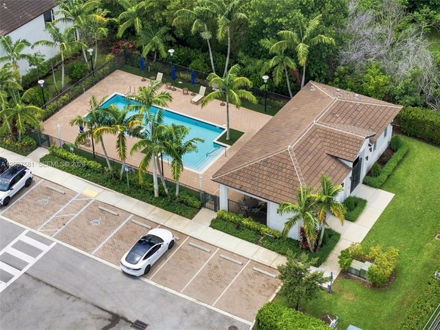 156 SW 185th Way, Pembroke Pines, FL 33029