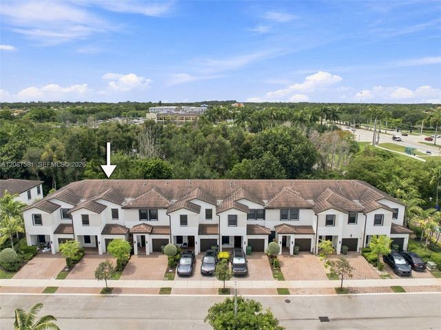 156 SW 185th Way, Pembroke Pines, FL 33029
