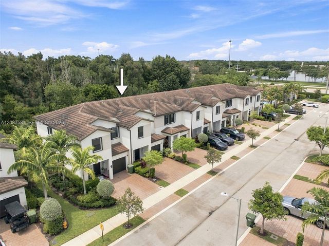 156 SW 185th Way, Pembroke Pines, FL 33029