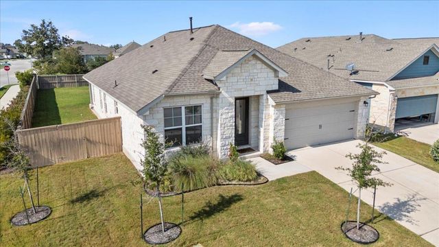 122 Patrick Herndon DR, Bastrop, TX 78602