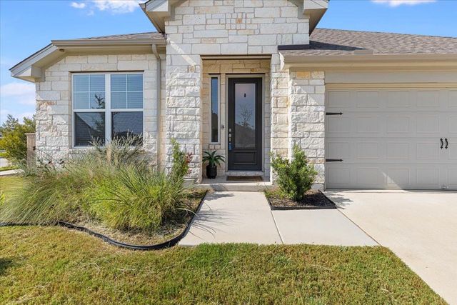 122 Patrick Herndon DR, Bastrop, TX 78602