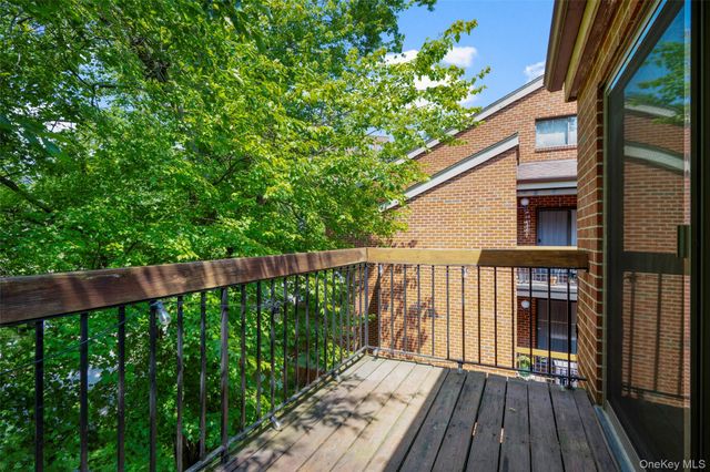 18 Bronxville Glen Drive 11, Bronxville, NY 10708