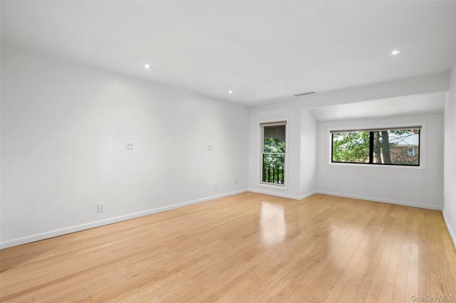 18 Bronxville Glen Drive 11, Bronxville, NY 10708
