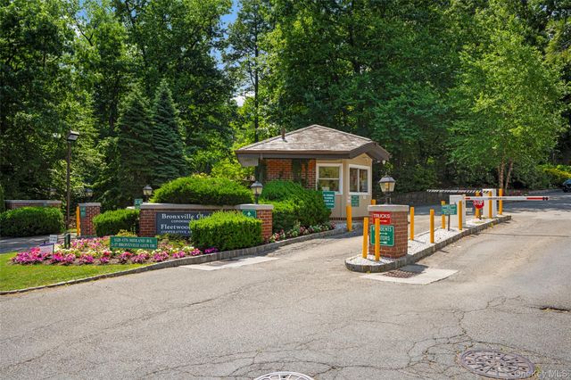 18 Bronxville Glen Drive 11, Bronxville, NY 10708