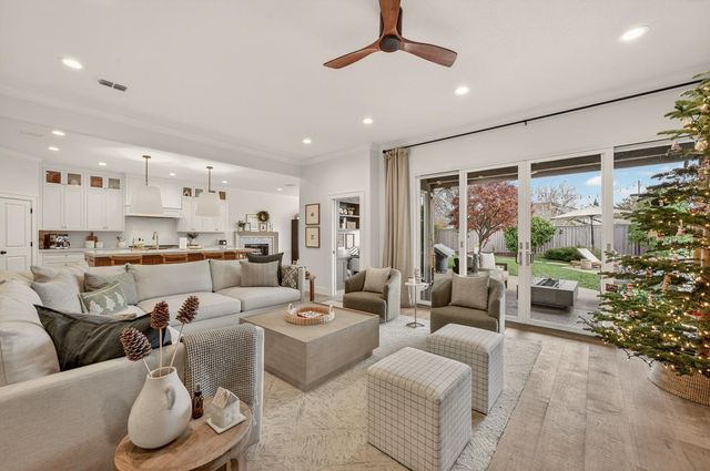 1784 Krpan Dr, Roseville, CA 95747