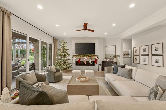 1784 Krpan Dr, Roseville, CA 95747