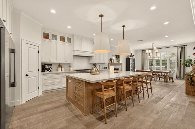 1784 Krpan Dr, Roseville, CA 95747