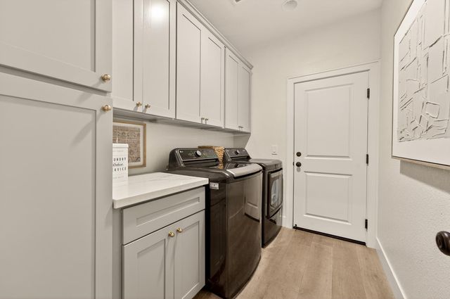 1784 Krpan Dr, Roseville, CA 95747