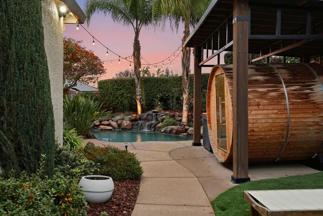 1784 Krpan Dr, Roseville, CA 95747