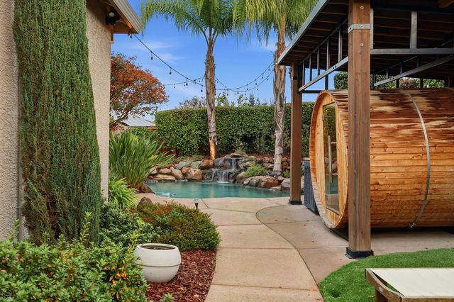 1784 Krpan Dr, Roseville, CA 95747