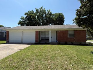 3360 Caribbean Drive, Mesquite, TX 75150
