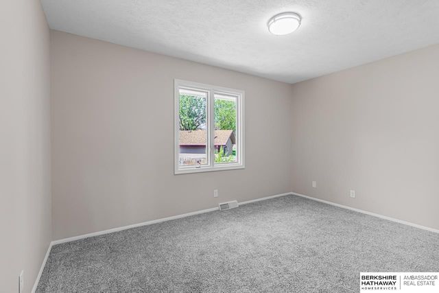 3406 Lynnwood Drive, Bellevue, NE 68123