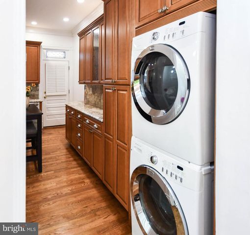 34 R ST NE, Washington, DC 20002