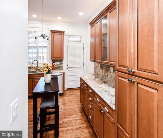 34 R ST NE, Washington, DC 20002