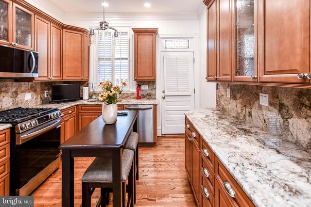 34 R ST NE, Washington, DC 20002