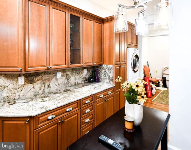 34 R ST NE, Washington, DC 20002