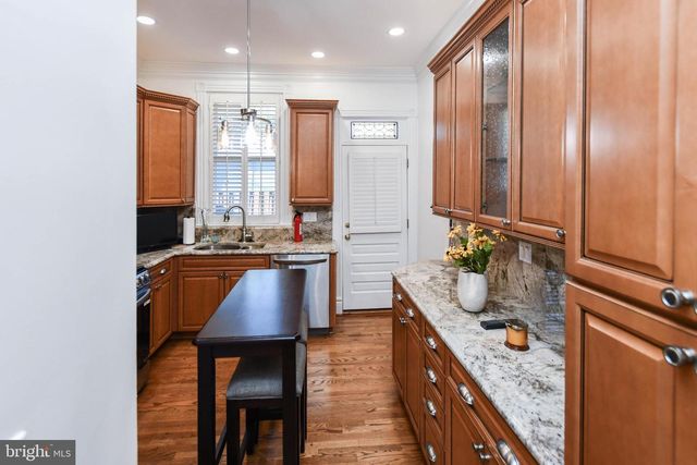 34 R ST NE, Washington, DC 20002