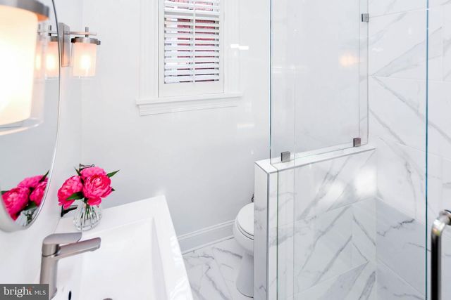 34 R ST NE, Washington, DC 20002