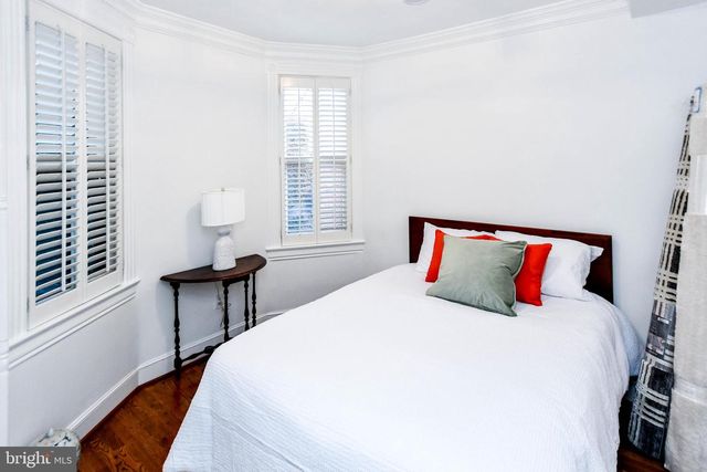 34 R ST NE, Washington, DC 20002