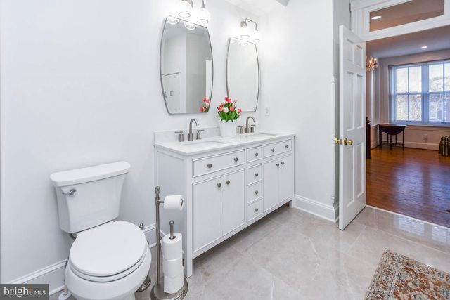 34 R ST NE, Washington, DC 20002
