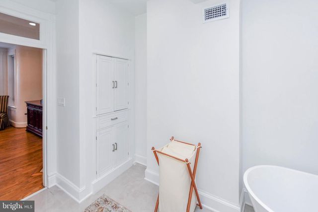 34 R ST NE, Washington, DC 20002