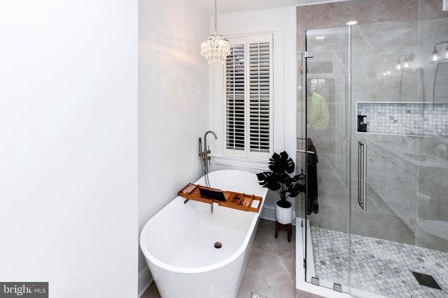 34 R ST NE, Washington, DC 20002