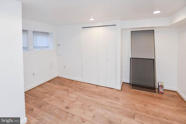 34 R ST NE, Washington, DC 20002