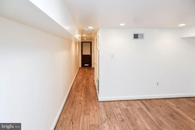 34 R ST NE, Washington, DC 20002