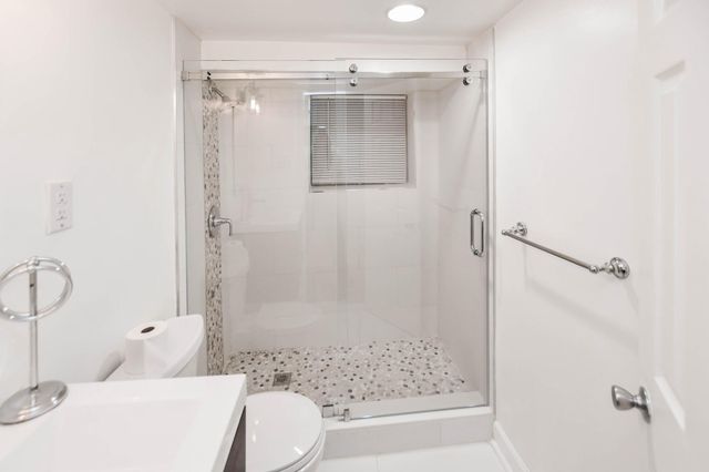 34 R ST NE, Washington, DC 20002