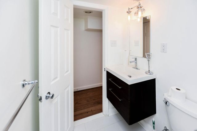 34 R ST NE, Washington, DC 20002