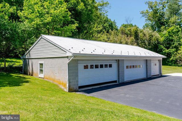1104 ALLEGHENYVILLE RD, Mohnton, PA 19540