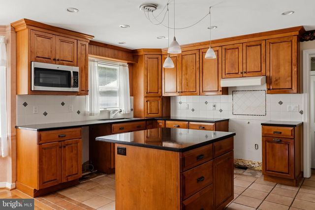 1104 ALLEGHENYVILLE RD, Mohnton, PA 19540