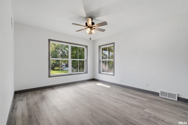 316 W KNOLL CREST Drive, Peoria, IL 61614