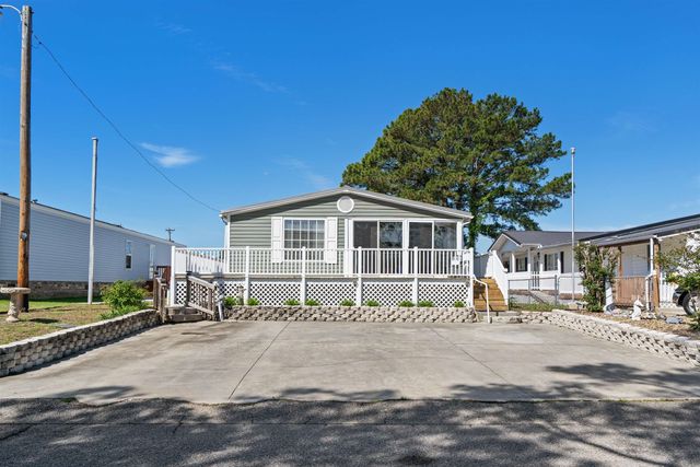 1021 Blossom St., North Myrtle Beach, SC 29582