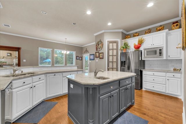 2201 Somerset, Midlothian, TX 76065