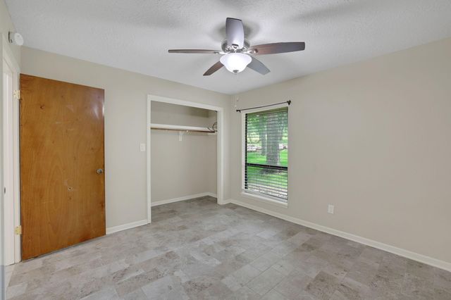 31 Oak Cove Lane, Coldspring, TX 77331