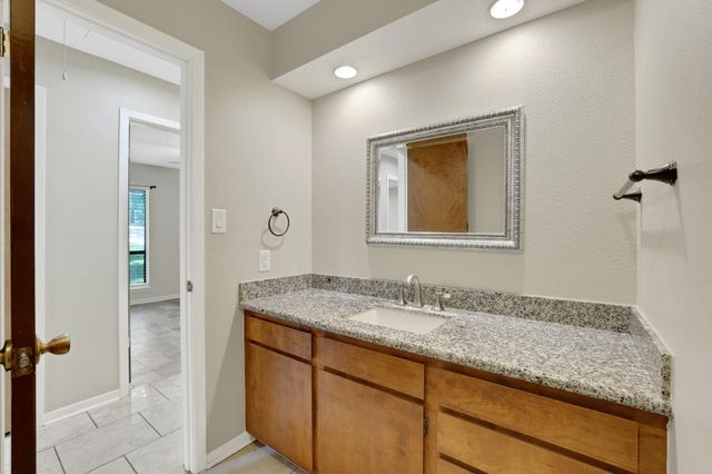 31 Oak Cove Lane, Coldspring, TX 77331