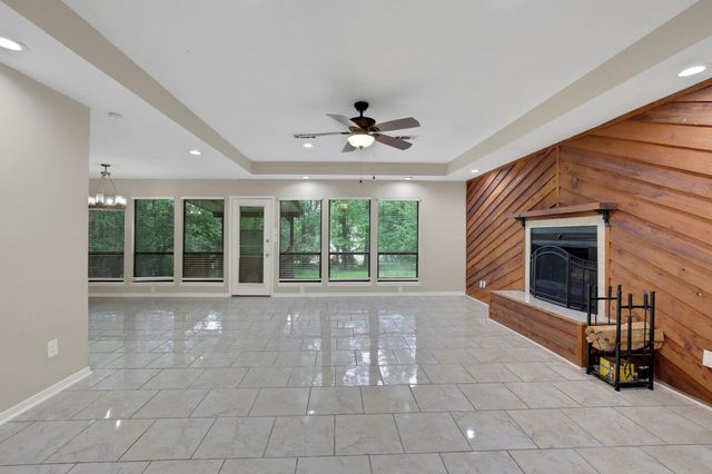 31 Oak Cove Lane, Coldspring, TX 77331