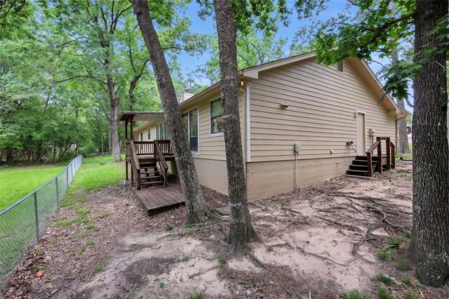 31 Oak Cove Lane, Coldspring, TX 77331