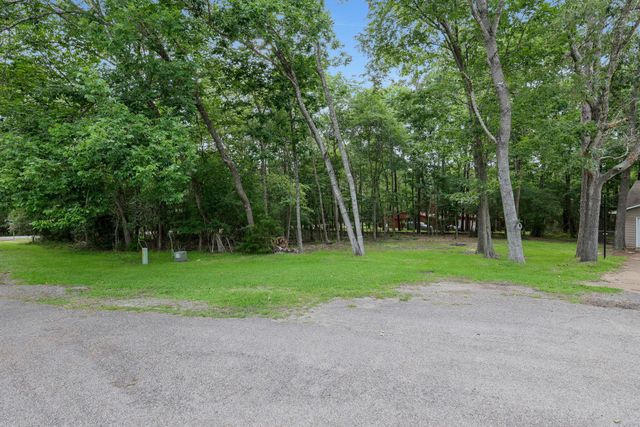 31 Oak Cove Lane, Coldspring, TX 77331