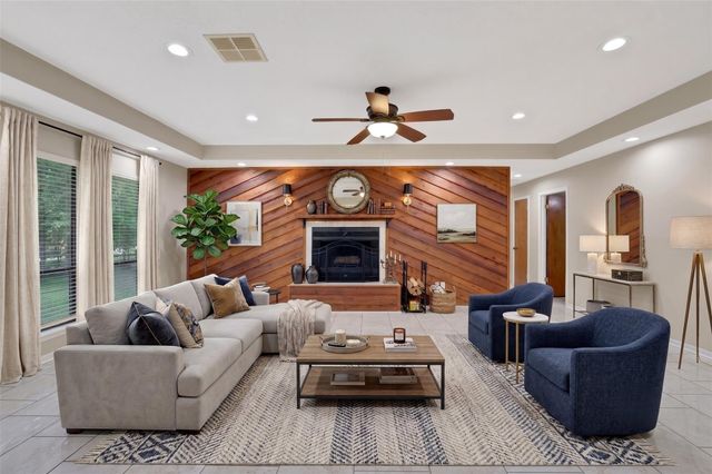 31 Oak Cove Lane, Coldspring, TX 77331
