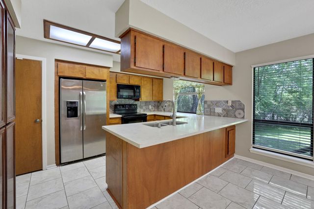 31 Oak Cove Lane, Coldspring, TX 77331