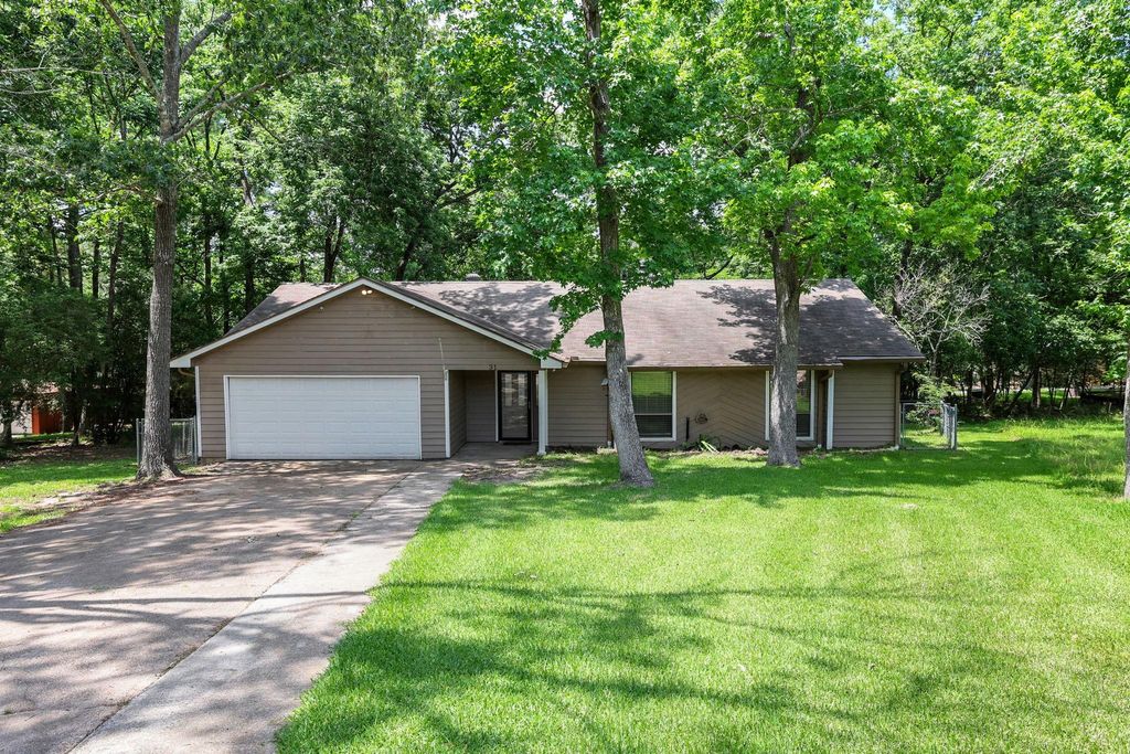 31 Oak Cove Lane, Coldspring, TX 77331