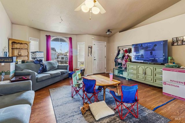 1610 W Hawaii, Nampa, ID 83686