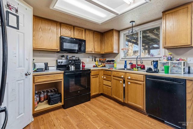 1610 W Hawaii, Nampa, ID 83686