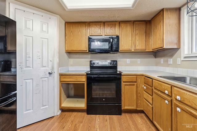 1610 W Hawaii, Nampa, ID 83686