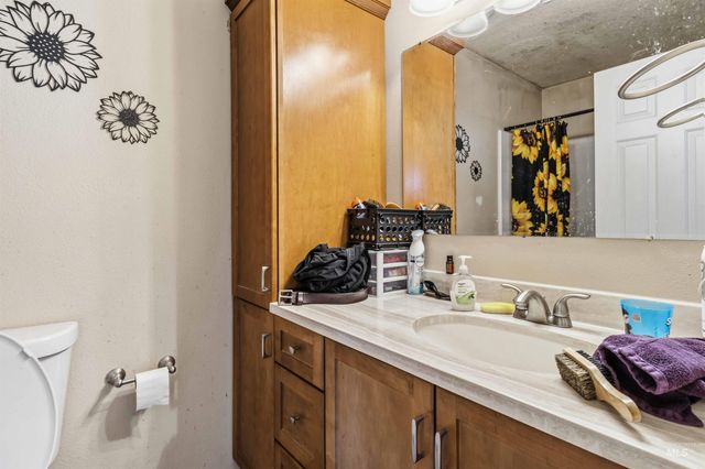 1610 W Hawaii, Nampa, ID 83686